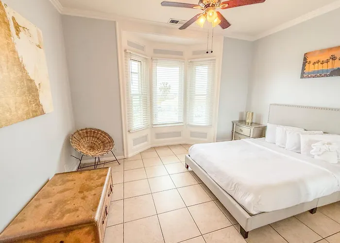 3Bd Little Italy Cottage A++ Location