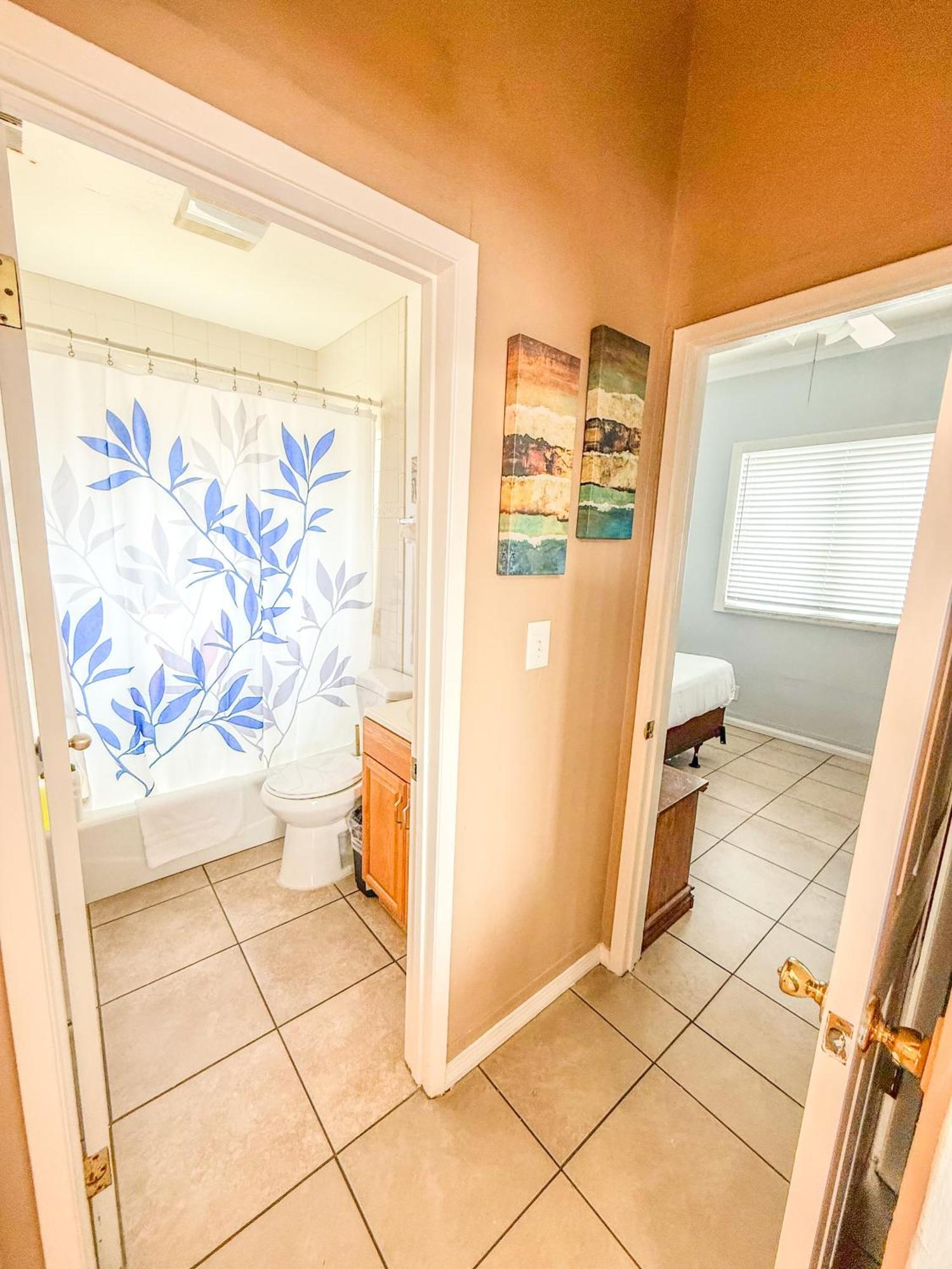 3bd Little Italy A++ Location Holiday home